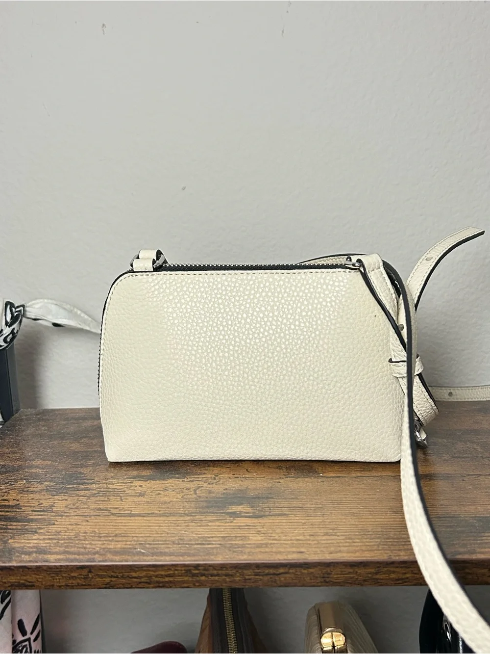 Marc Jacobs Cream Pebbled Leather Crossbody Bag